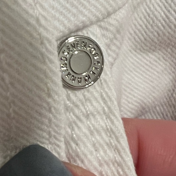 30. 7 For All Mankind white skinny denim pant with raw hem. Size 29 - Picture 8 of 13